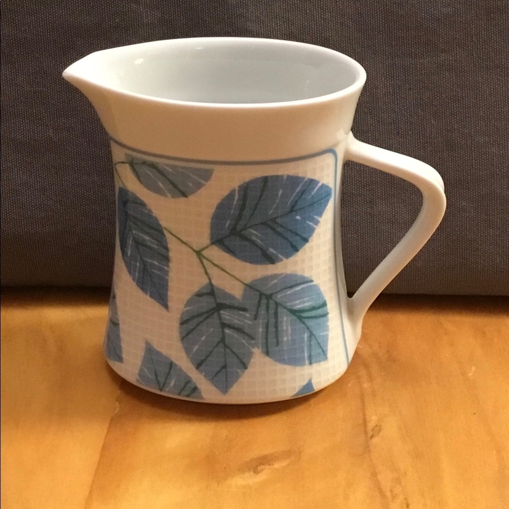 Mikasa Tempo Seventy Nanette B3077 Creamer